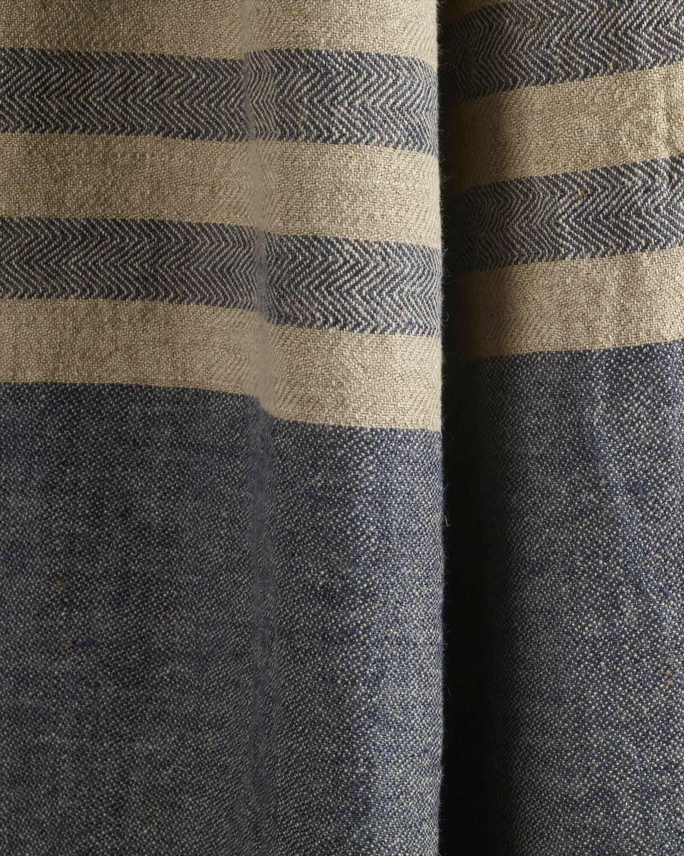 the_belgian_towel_fouta_libeco_sea_stripe_halo concept