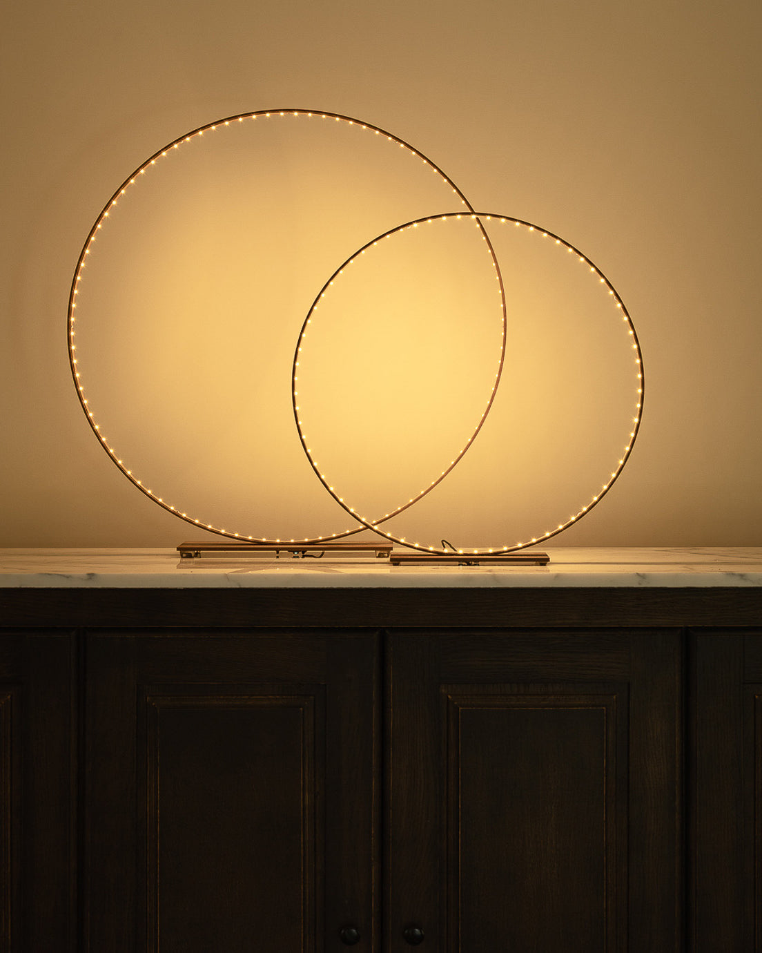 Lampe Cercle Acier Oxydé Wabi Sabi Rusty, Maison de Vacances