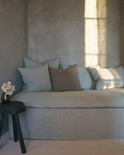 Coussin Vice Versa Black Line en Lin Stone Washed, Sauge.