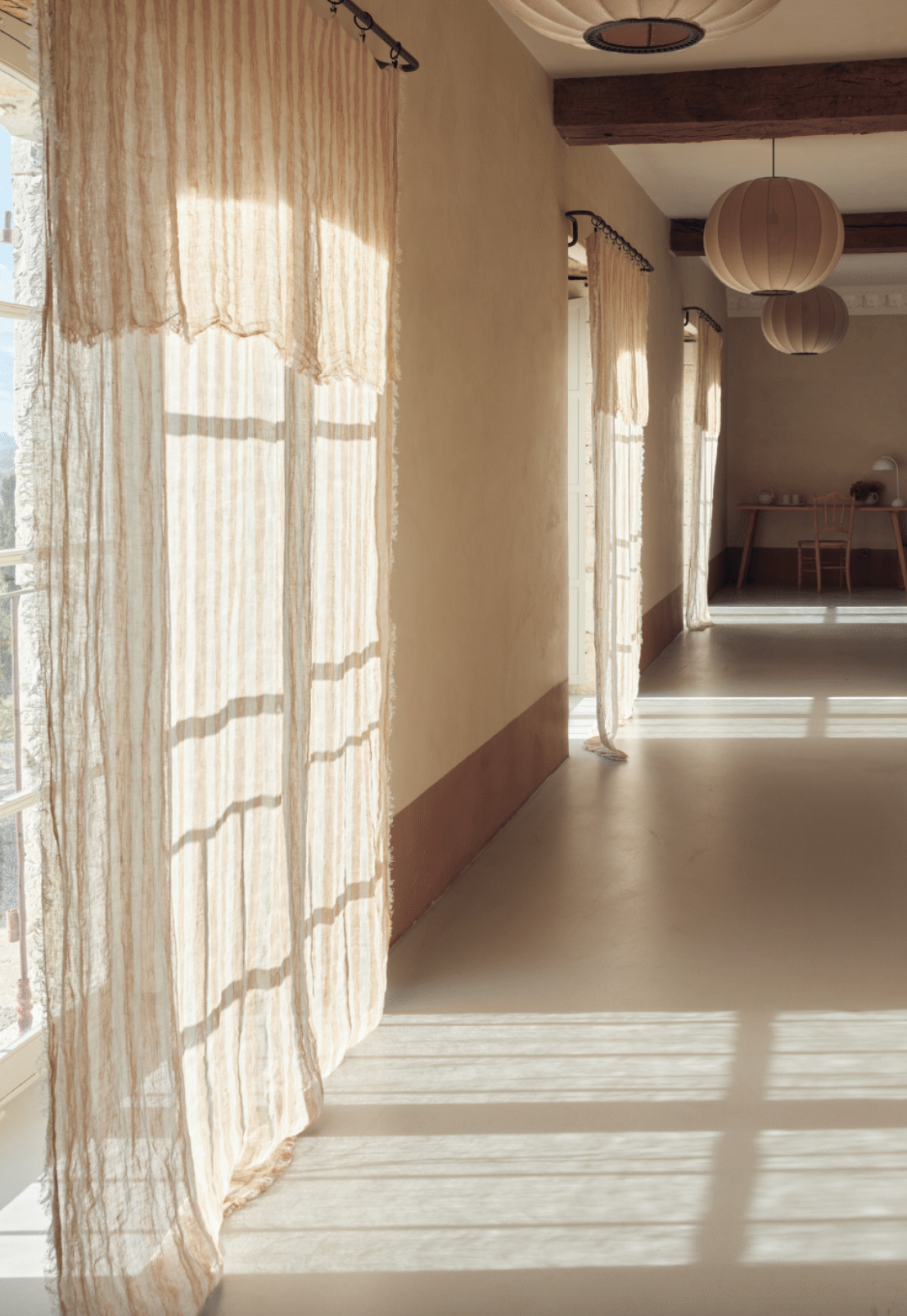 Plaid/Rideau Vice Versa Frangé en Gaze de Lin Lavé Bayadère, Havane/Chaux.