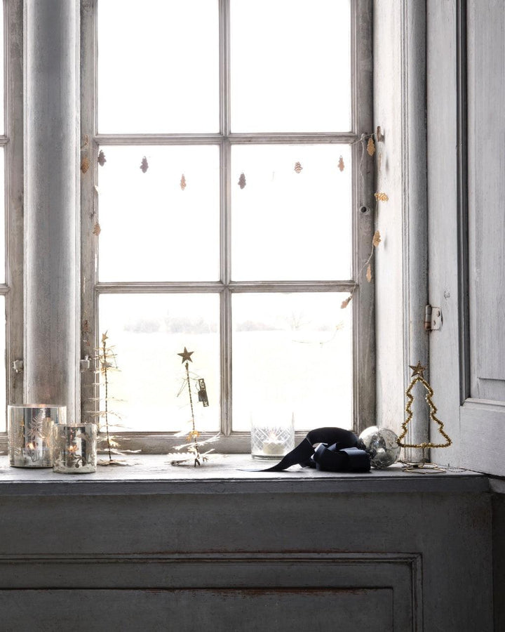 Décoration de Noël, Chaine en laiton avec des feuilles de chêne.