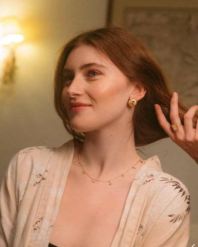 Collier, CLAIRE.