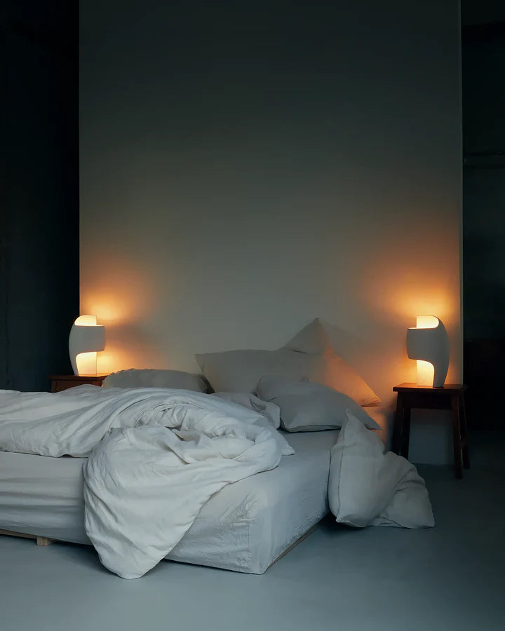Lampe B, DCW éditions