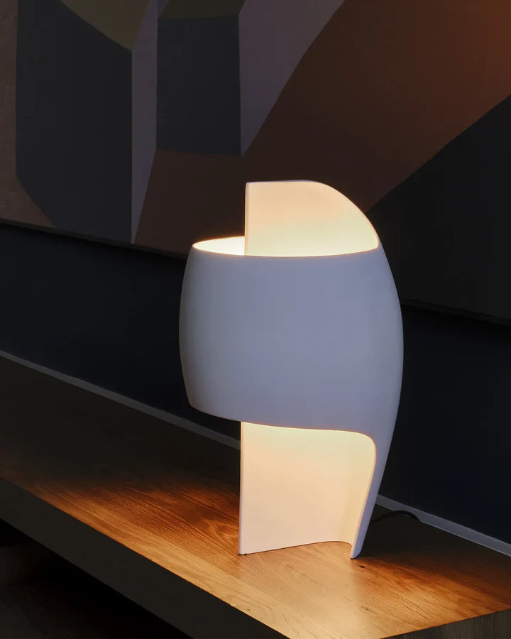 Lampe B, DCW éditions