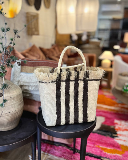 Sac en iraca fait main à rayures noires