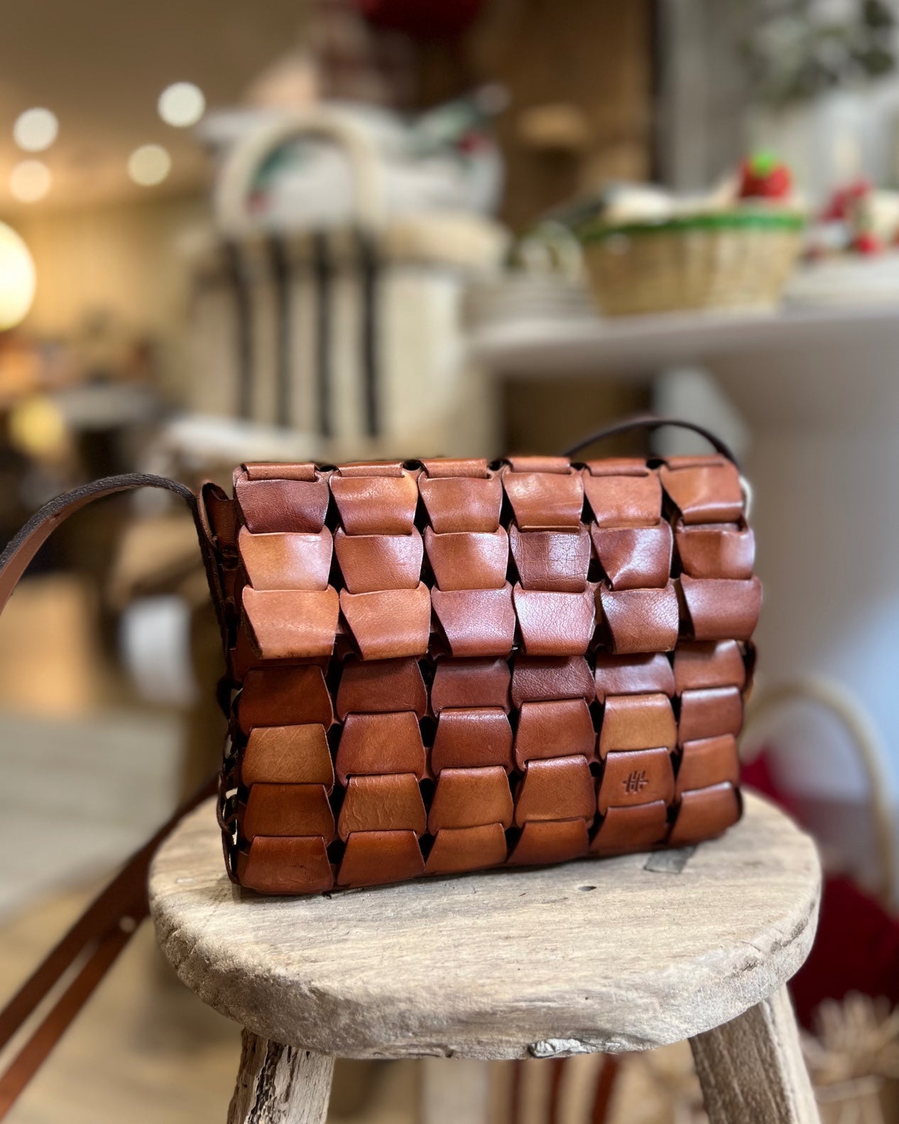 Link Pochette Tan, Dragon Diffusion