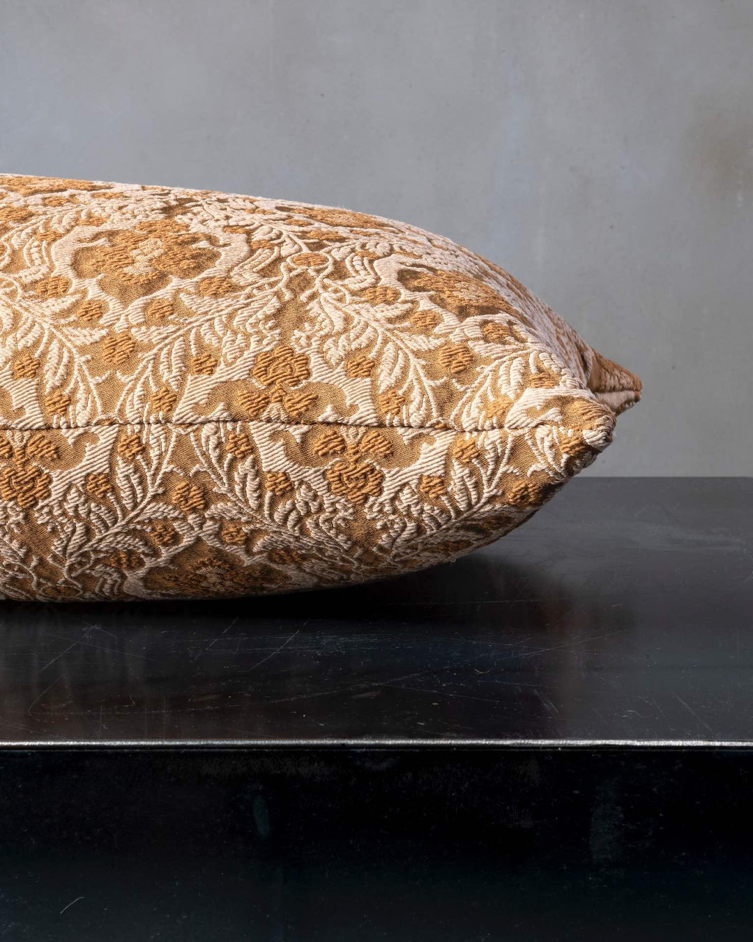 Coussin Adina, The House Of Lyria