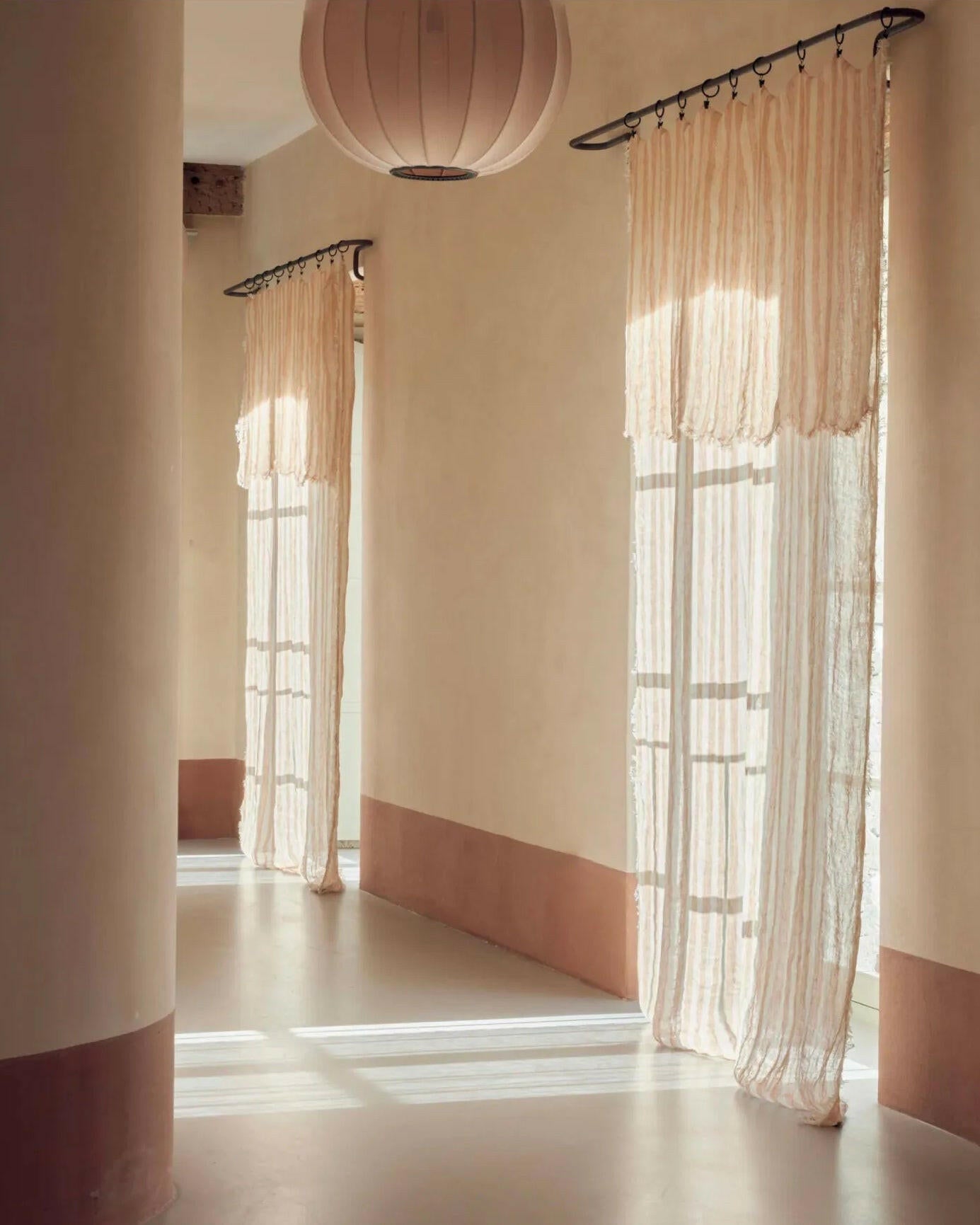 Plaid/Rideau Vice Versa Frangé en Gaze de Lin Lavé Bayadère, Terracotta/Chaux, Maison de Vacances