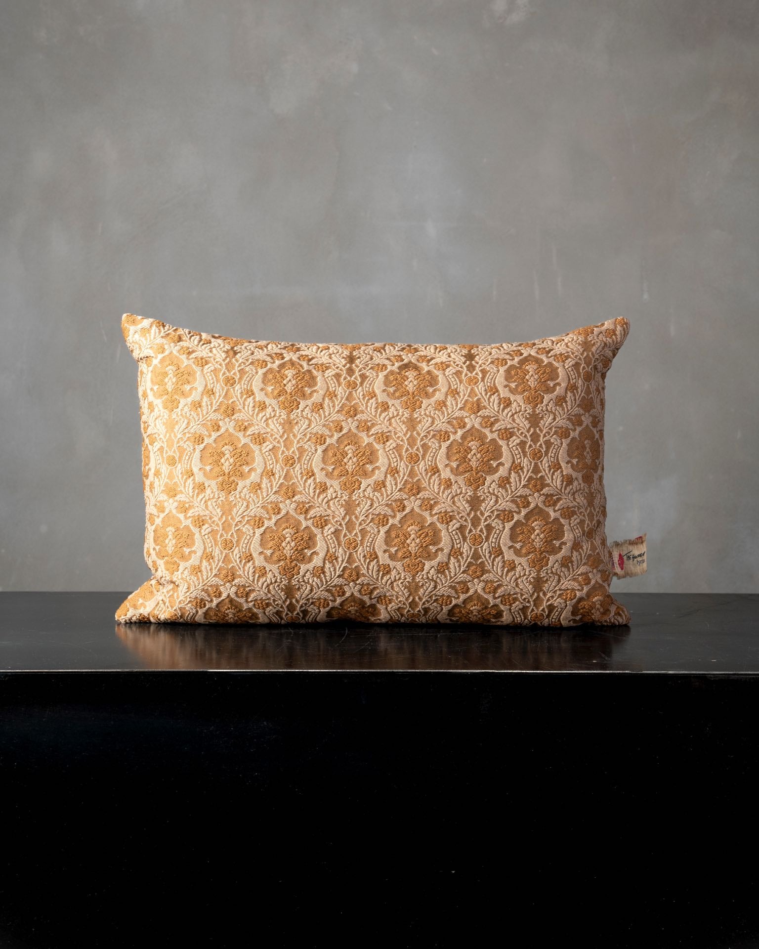 Coussin Adina, The House Of Lyria