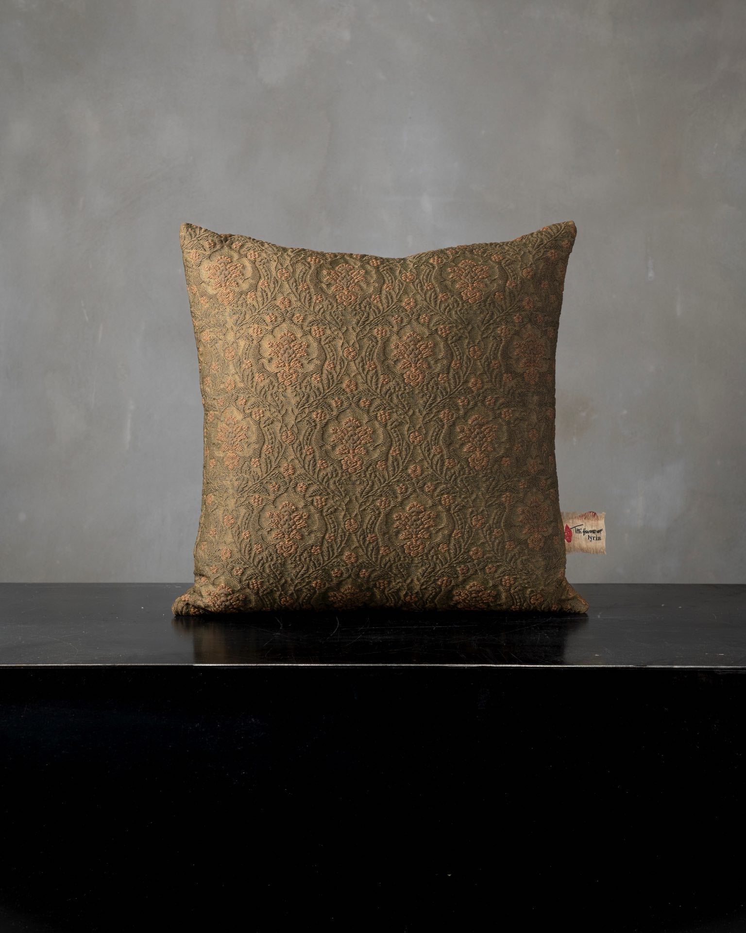 Coussin Adria, the House Of Lyria