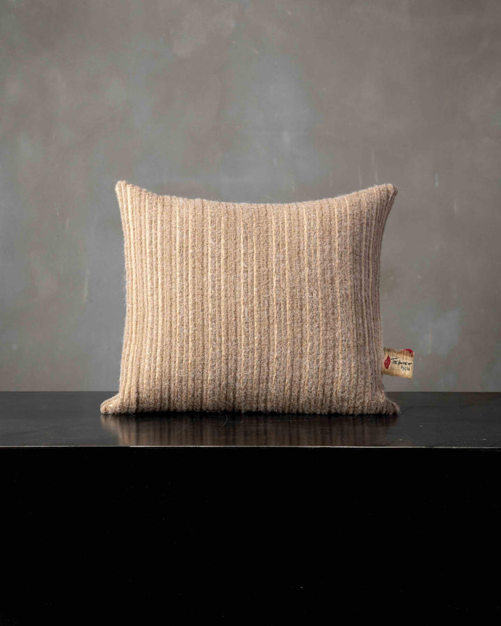 Coussin Lucido, The House of Lyria