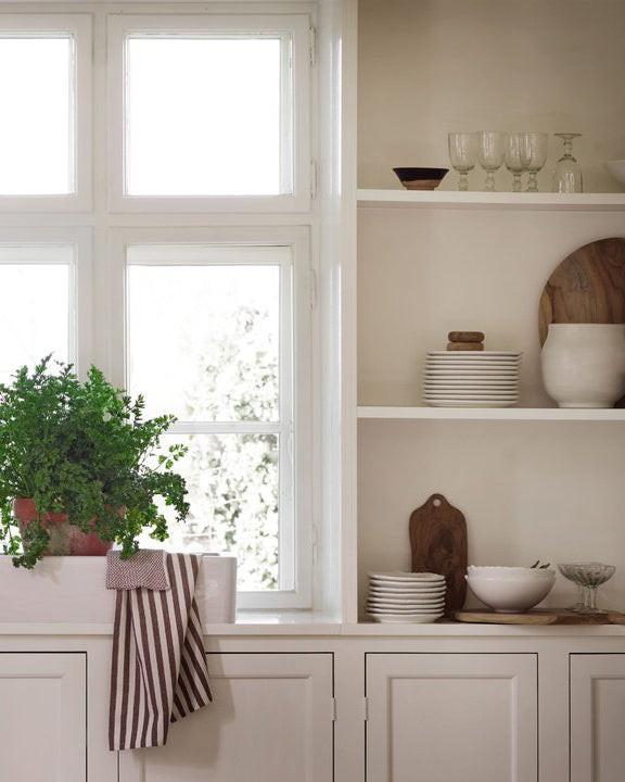 Planche de Service Nusa, Tine K Home