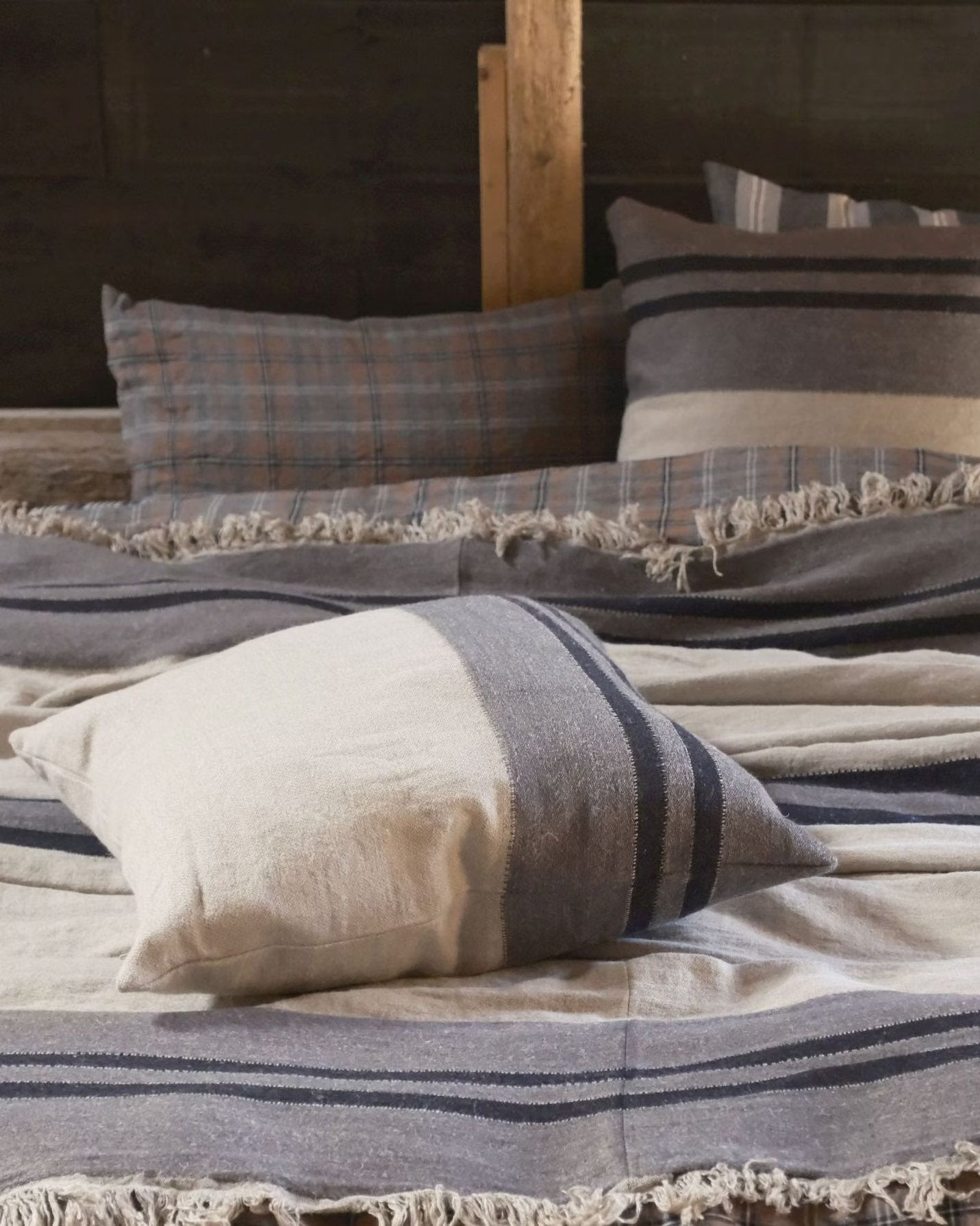 Housse de Coussin Black House Stripe Charcoal, Libeco