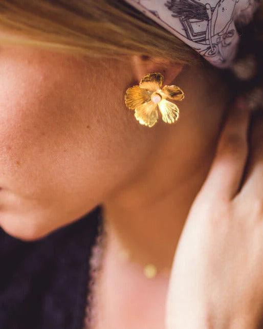 Boucles d'oreille Fleur, Perle Nacre Blanche, Fabien Ajzenberg