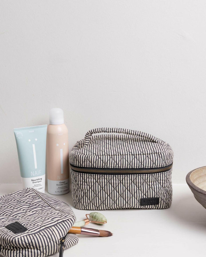 Fermeture et finitions trousse Elise maquillage