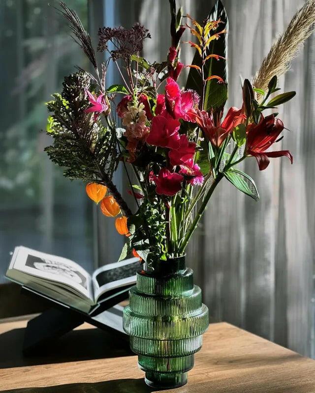 Vase à niveau en verre vert - S, Pols Potten