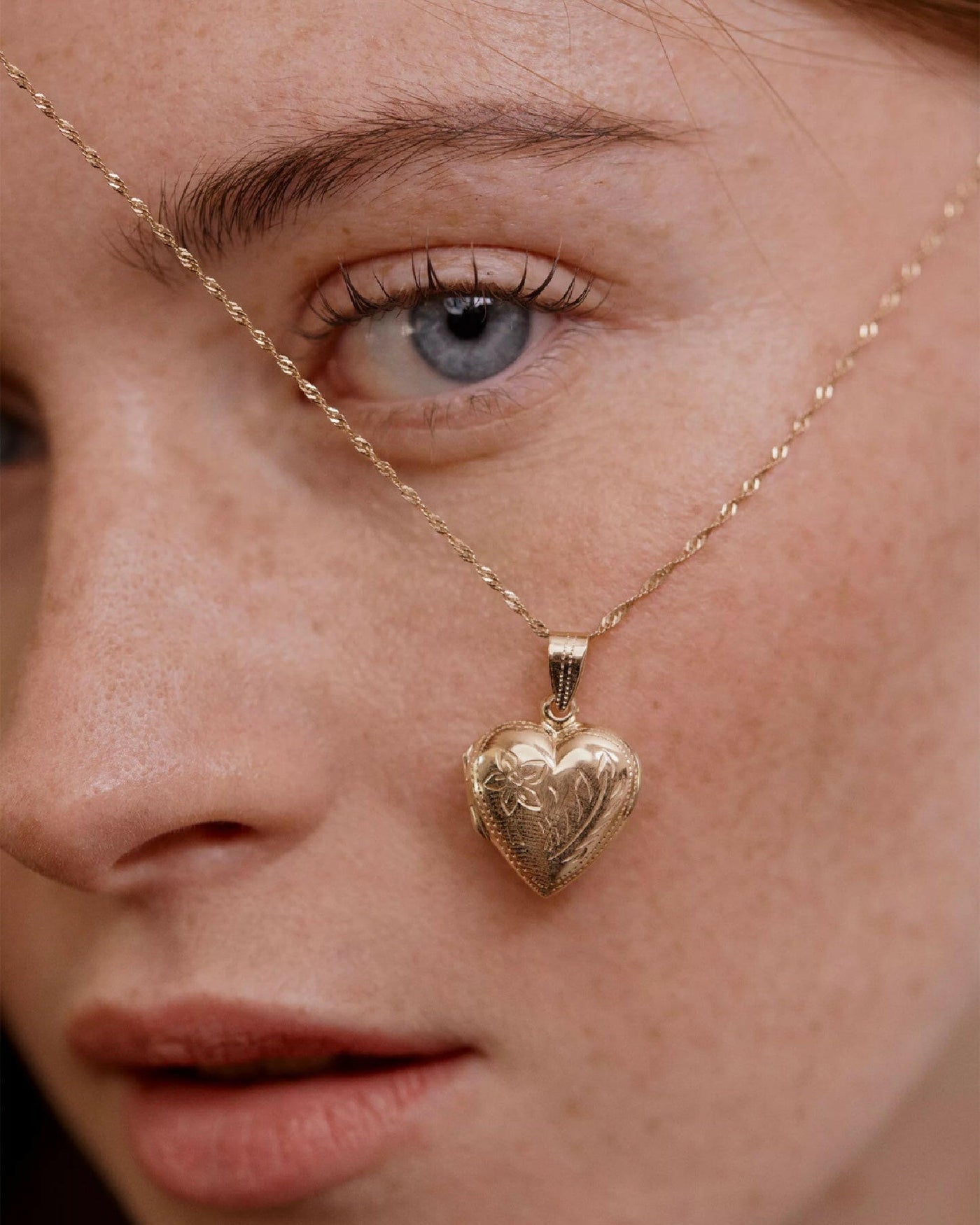 Collier Eve.