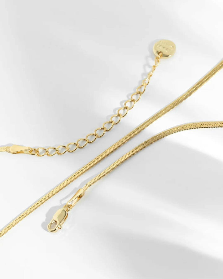 Collier Nami, Louise Damas