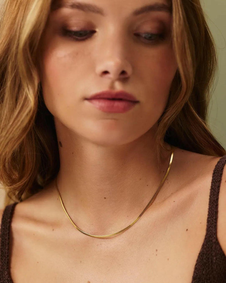 Collier Nami, Louise Damas