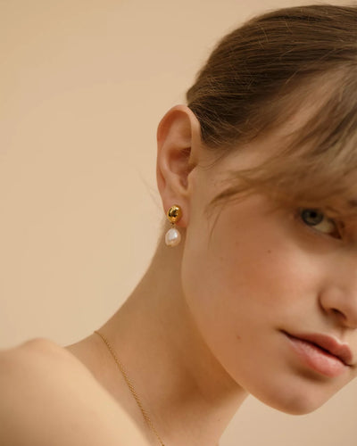 Earrings, Lise