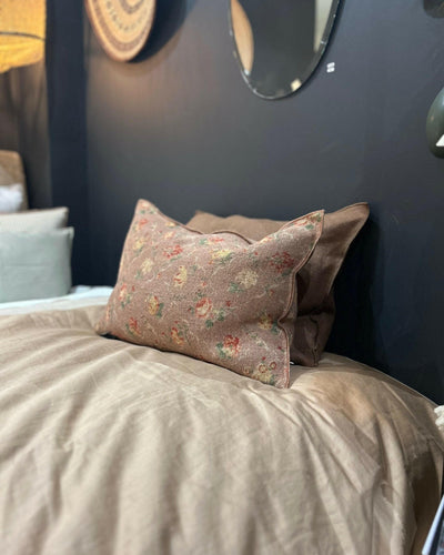 Coussin Vice Versa Lin Wabi-Sabi Jardin Secret, Bois de Rose.