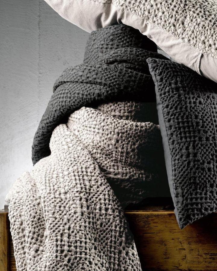 Jeté Tana Craie, Jolie Trouvailles