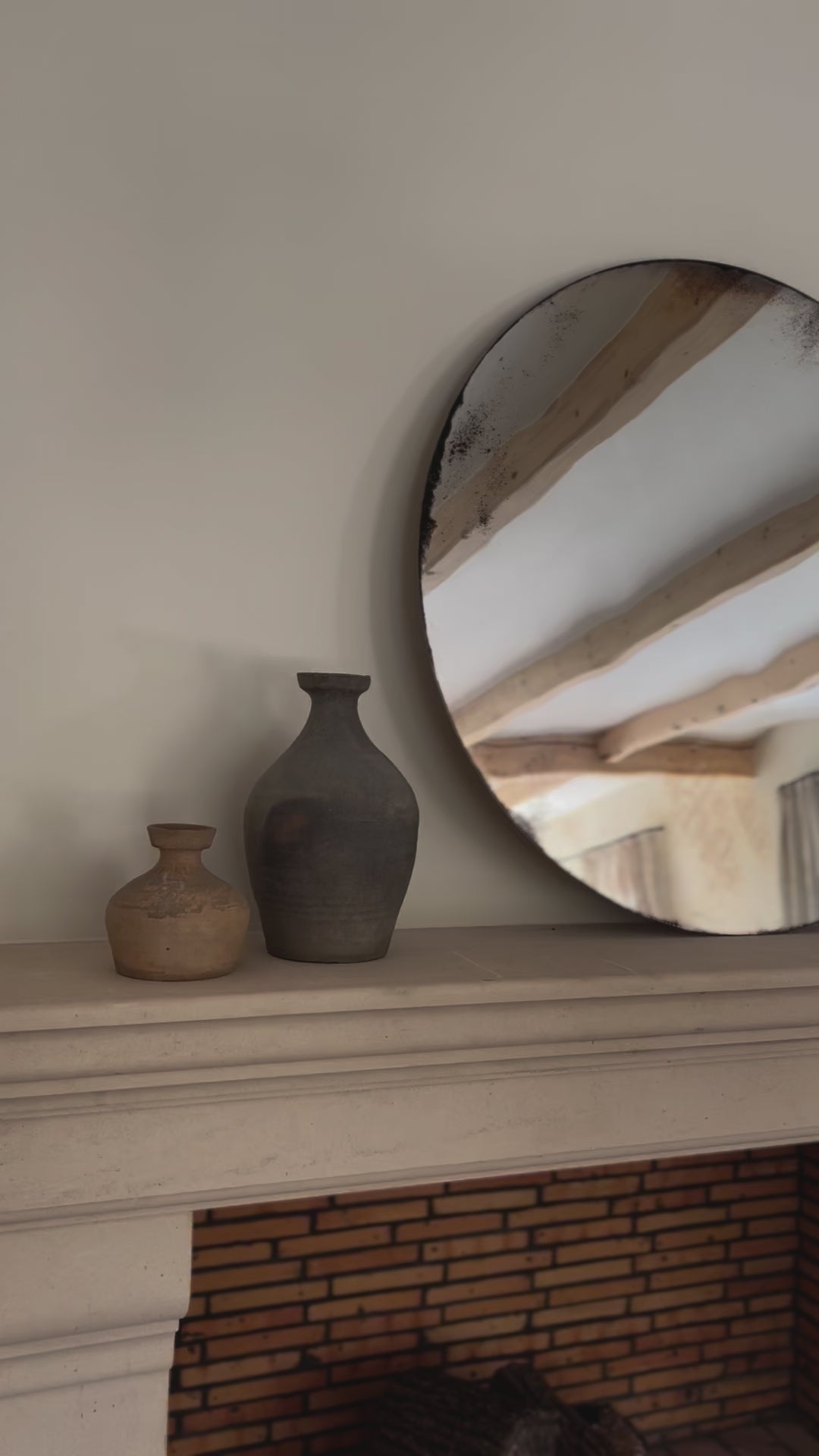 Load video: Murano glass mirror - Alice Grey ø90cm