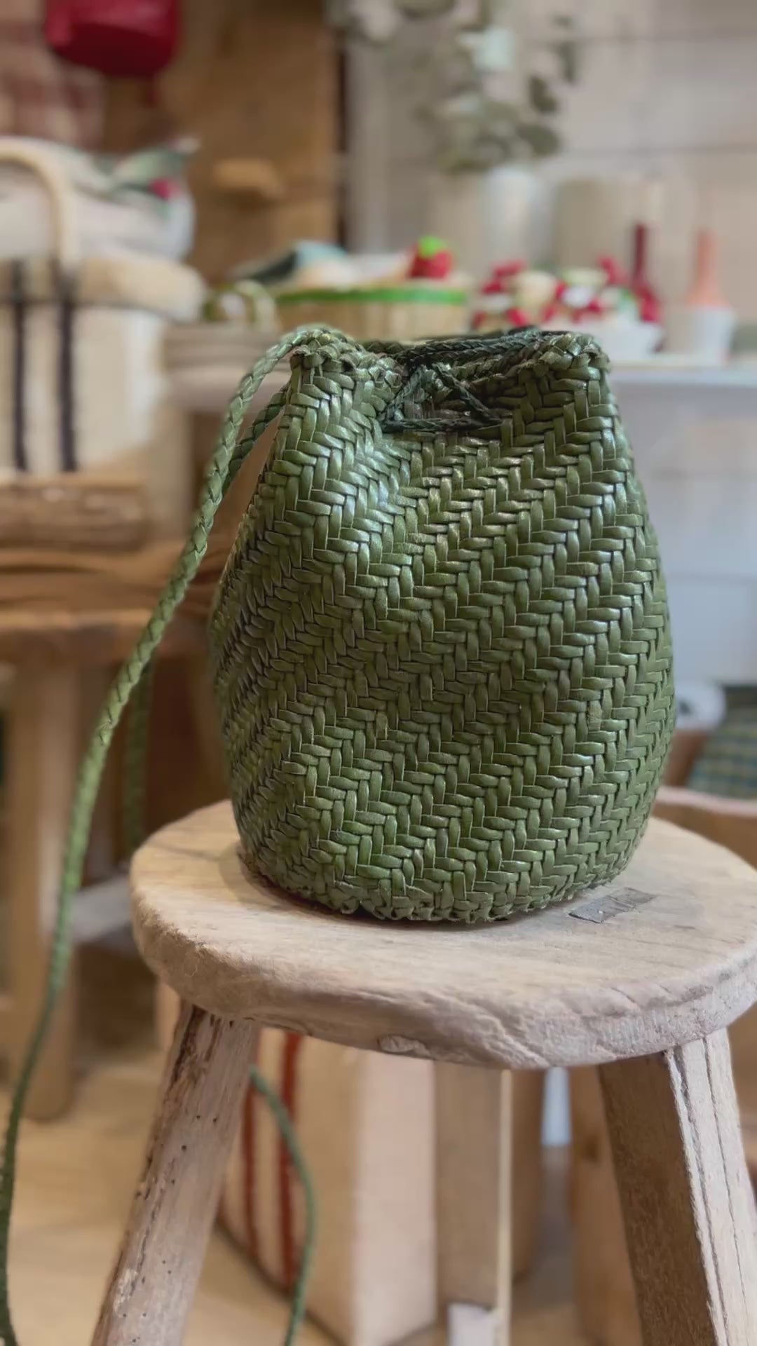 Charger la vidéo : Sac Pompom double Jump, Leaf Green