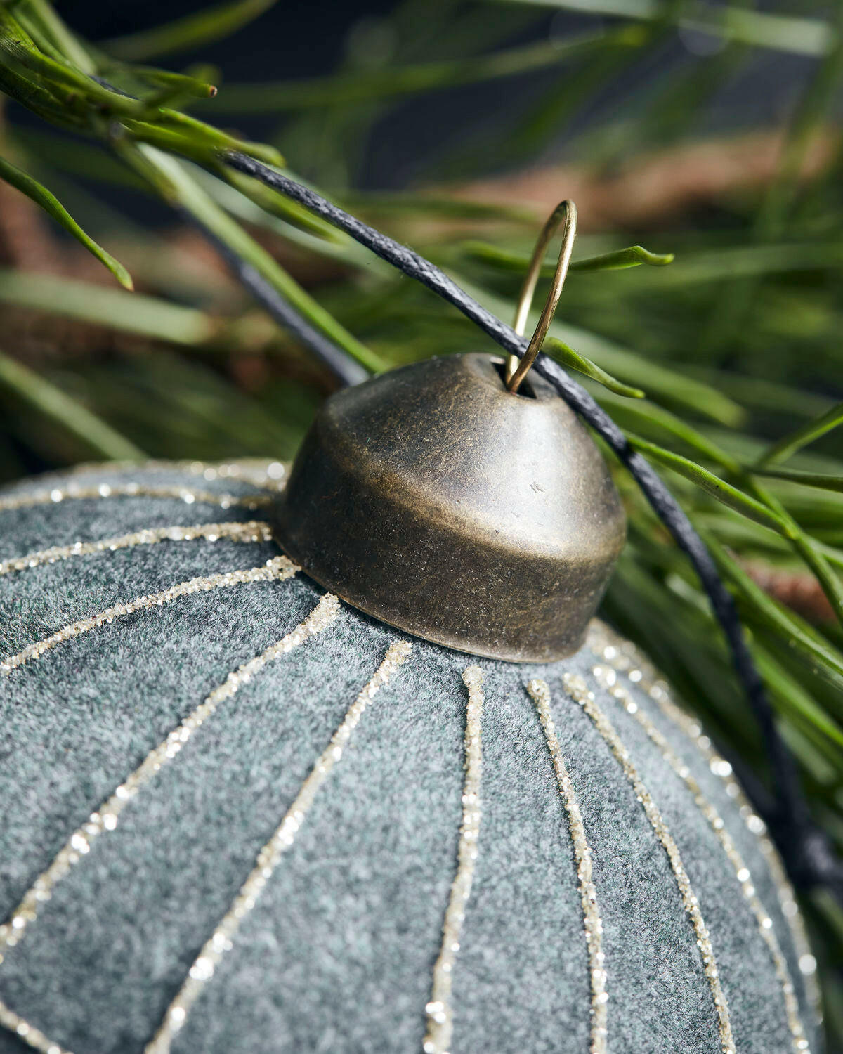 Boule de Noël Velours, Vert poussiéreux - taille L.