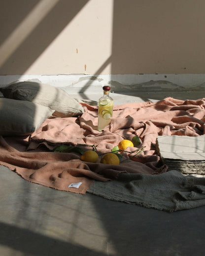 Nappe / Plaid / Dessus de lit en lin brut, Naturel.