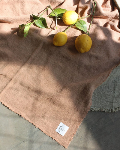 Tablecloth / Plaid / Bedspread in raw linen, Powder 