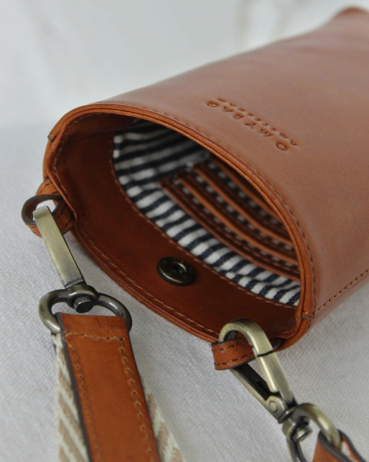 Etui de téléphone Charlie, Cognac.