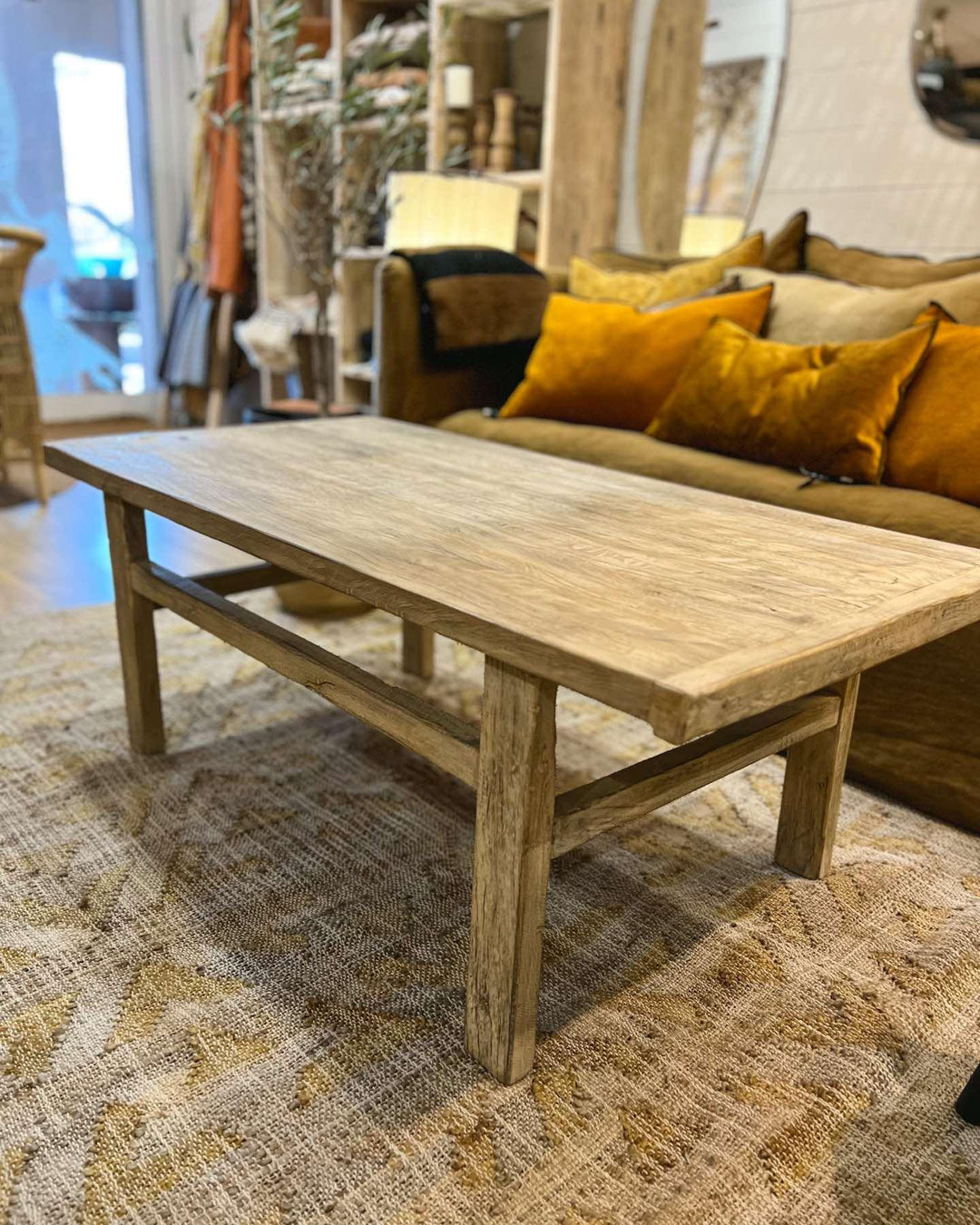 Table basse en bois d'orme recyclé naturel Wabi-sabi - miv interiores Table basse en bois d'orme recyclé naturel Wabi-sabi - miv interiores