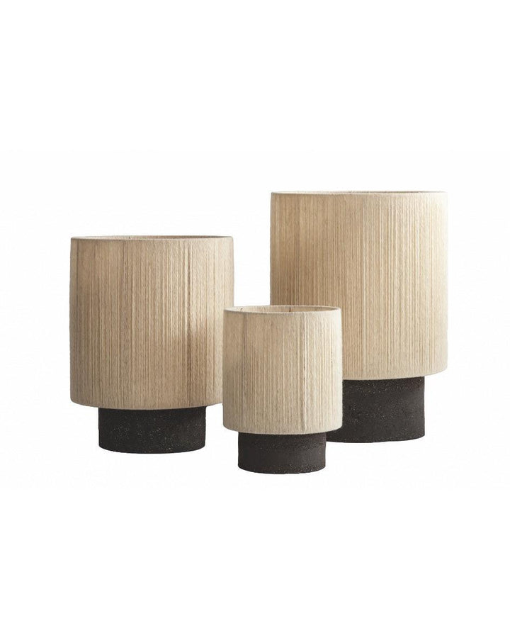 Lampe Kalé Grès Argile Noir &amp; Fil de Laine Vierge Tendue à la main Ecru Maison de Vacances