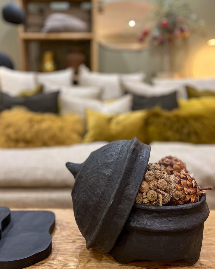 Bonbonnière en papier mâché.