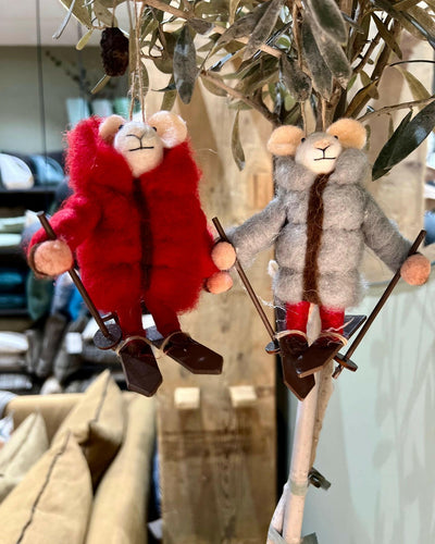 Ornement de Noël, Souris skieuses Rouge & Grises.