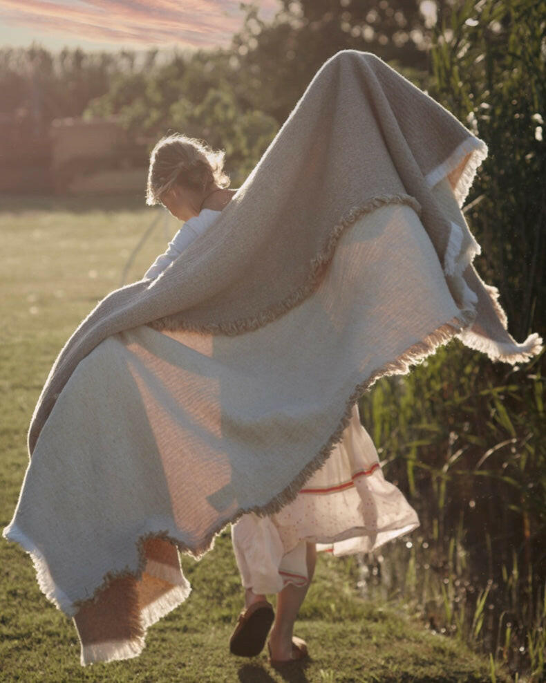 Plaid Vice Versa Frangé Double Face Laine Vierge & Coton Lavés, Orgeat / Fior di Latte.