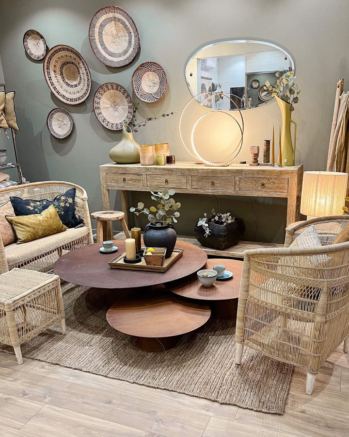 Table basse Beside Wabi sabi en acier oxydé.