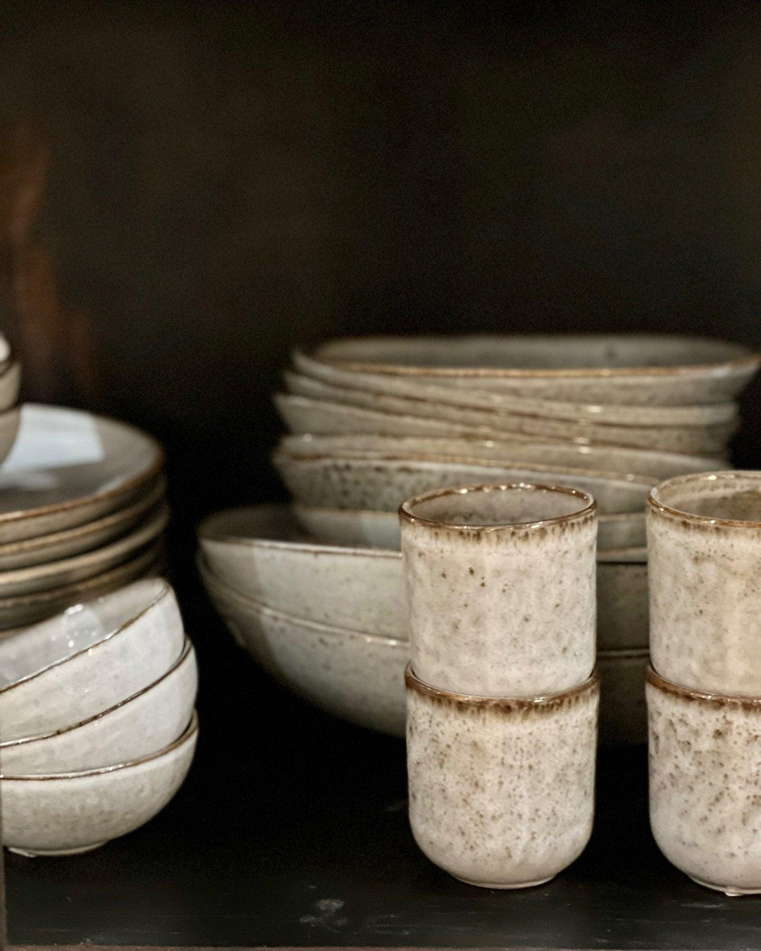 Assiette à diner Taranto, grès émaillé.
